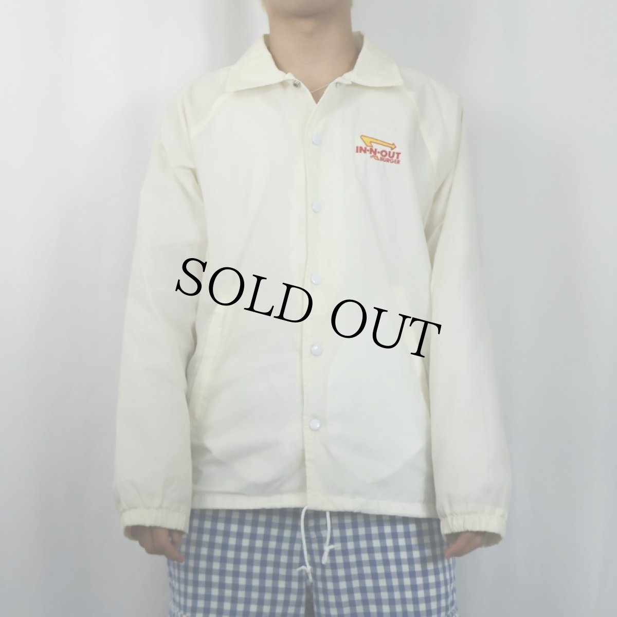 画像2: In-N-Out Burger ハンバーガーショップ ロゴ刺繍 ナイロンスタジャン M (2)