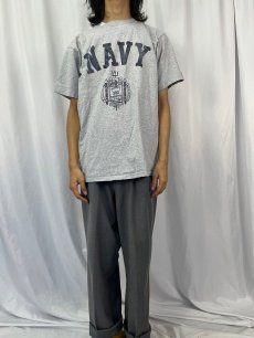 画像2: 90's MV SPORT USA製 "NAVY" カレッジプリントTシャツ L (2)