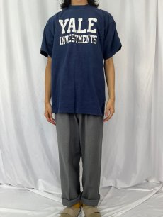 画像2: 90's FRUIT OF THE LOOM USA製 "YALE INVESTMENTS" カレッジプリントTシャツ XL (2)