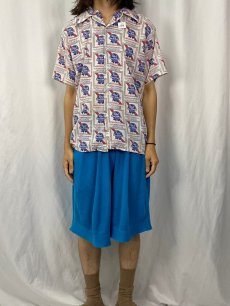 画像2: 70's Pabst Blue Ribbon USA製 ビールメーカー ロゴ総柄シャツ L (2)