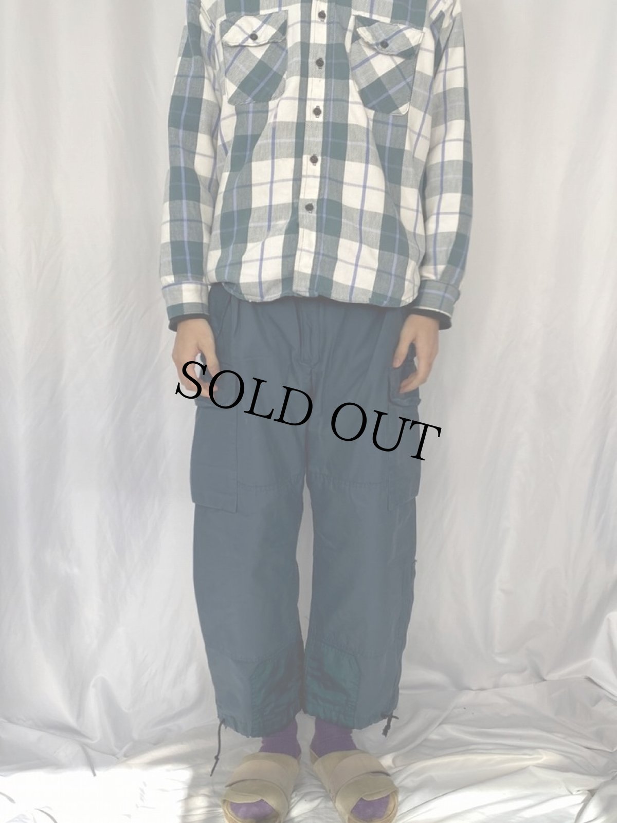 画像2: 90's ROYAL CANADIAN AIR FORCE C/WW Trousers W31-35 (2)