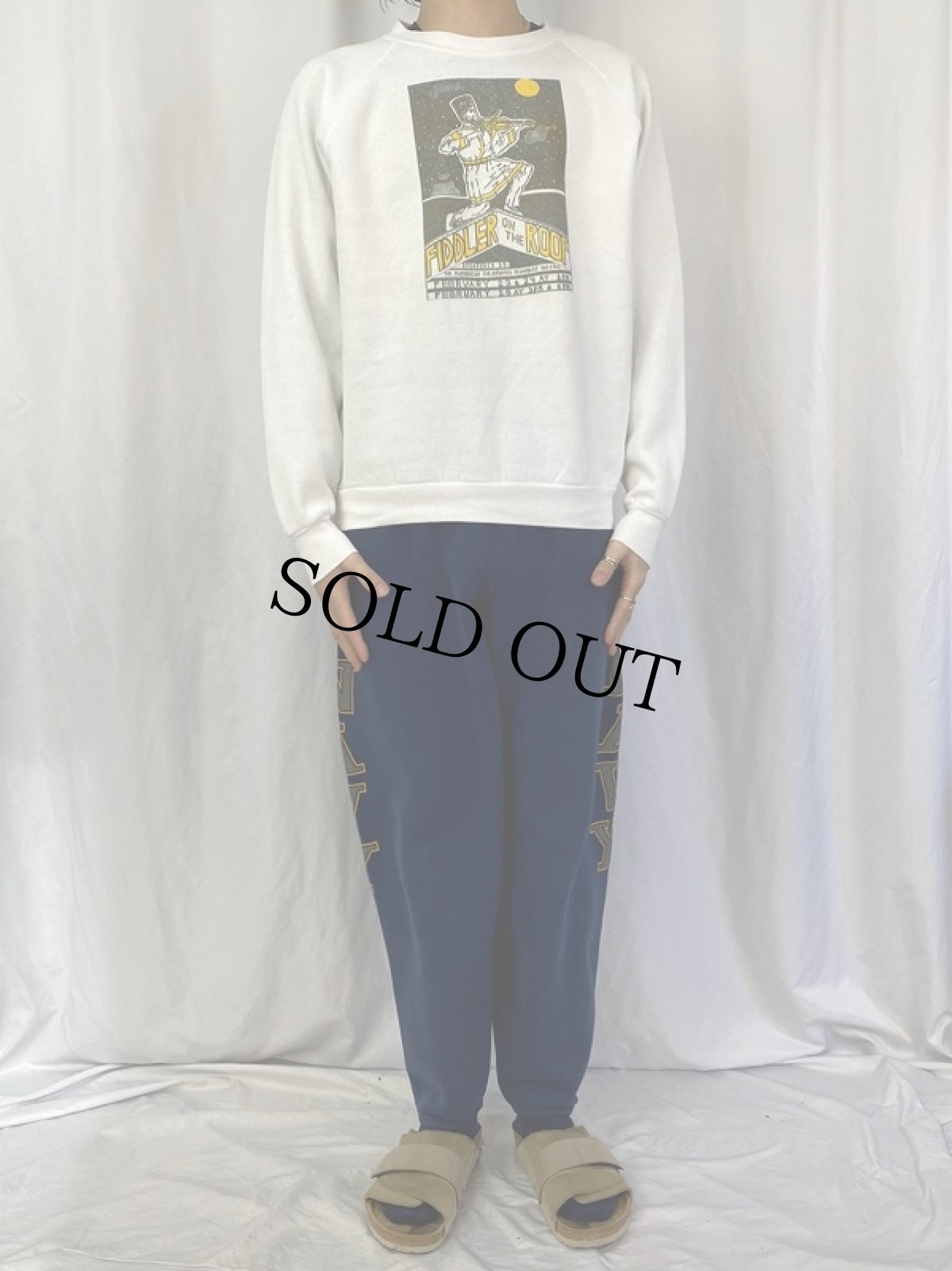 画像3: 80's USA製 "FIDDLER ON THE ROOF" 映画プリント ラグランスウェット L (3)