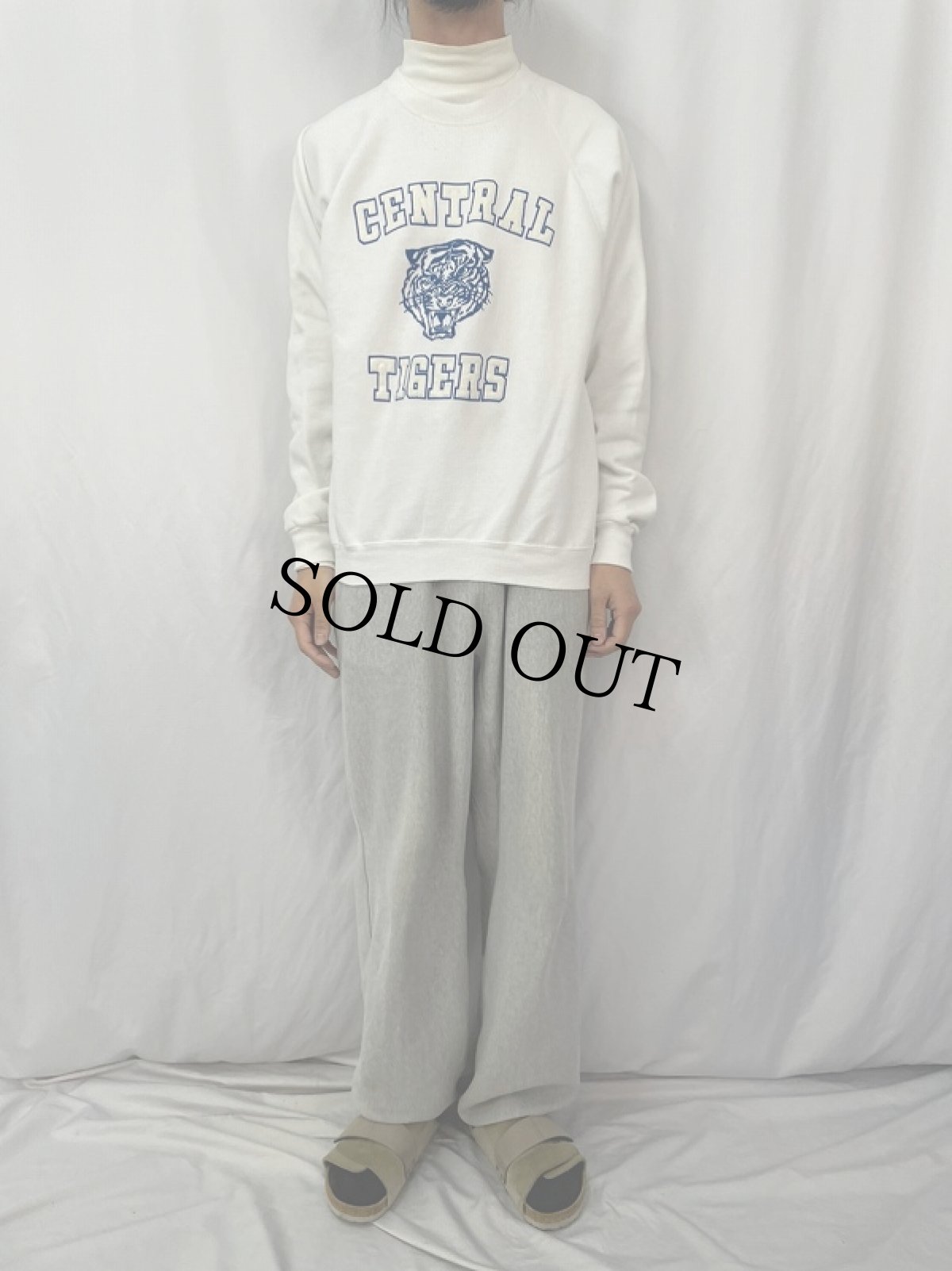 画像2: 80〜90's Lee USA製 "GENTRAL TIGERS" 発泡プリント ラグランスウェット 2X (2)