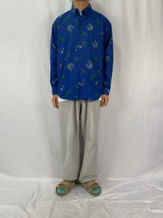 画像2: 90's GAP フィッシング柄 ボタンダウンコットンシャツ L (2)