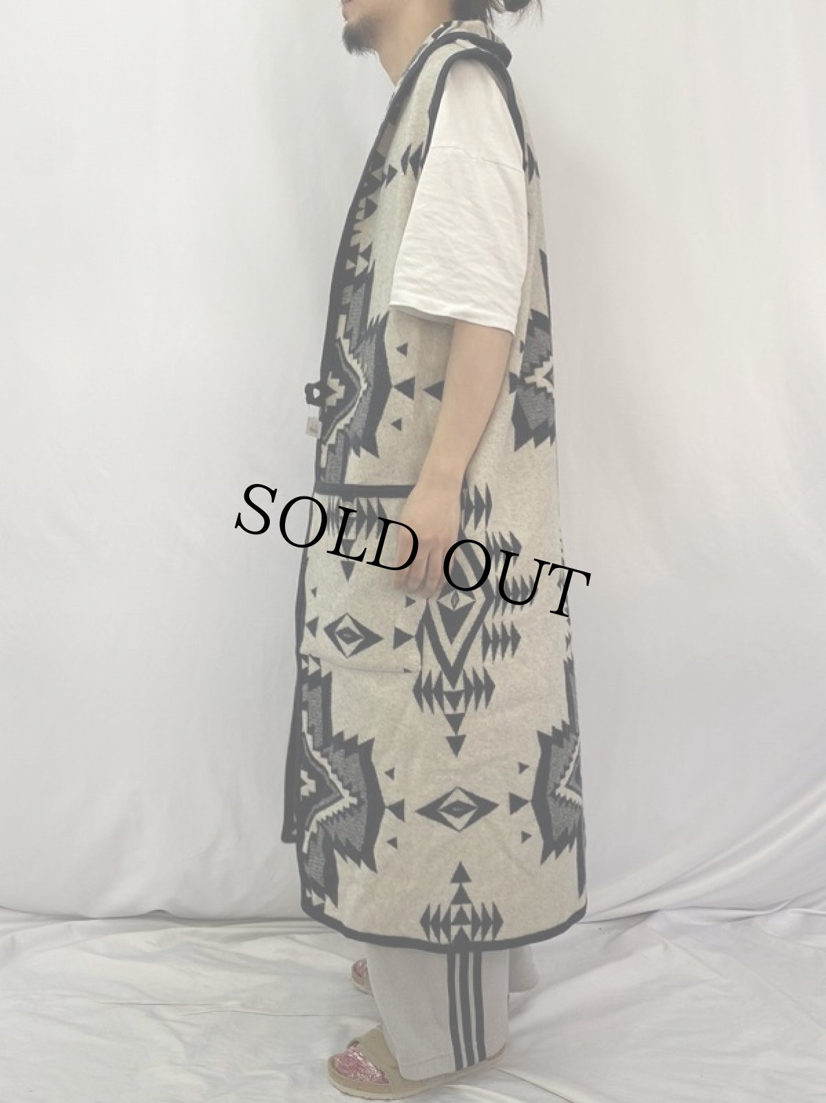 画像4: ネイティブ柄 リバーシブル ガウンベスト (4)