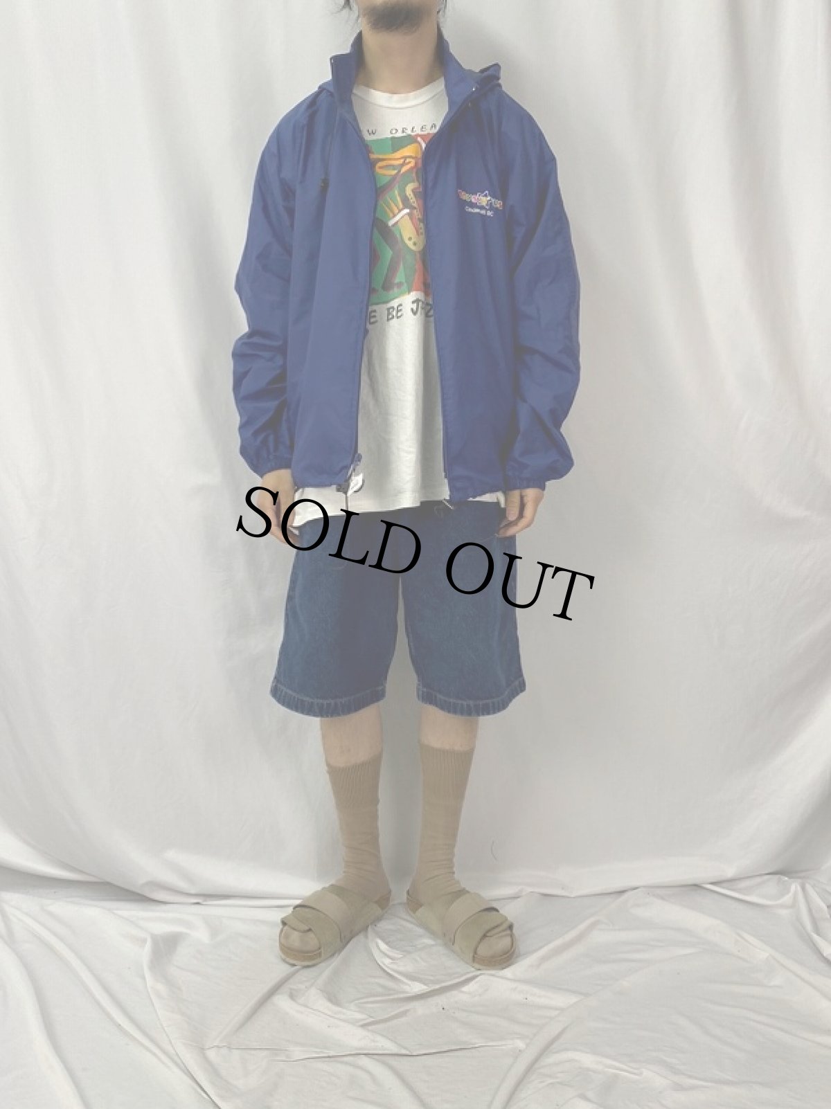 画像2: 90's〜 TOYS“Я”US ロゴ刺繍 ナイロンパーカー 2XL (2)