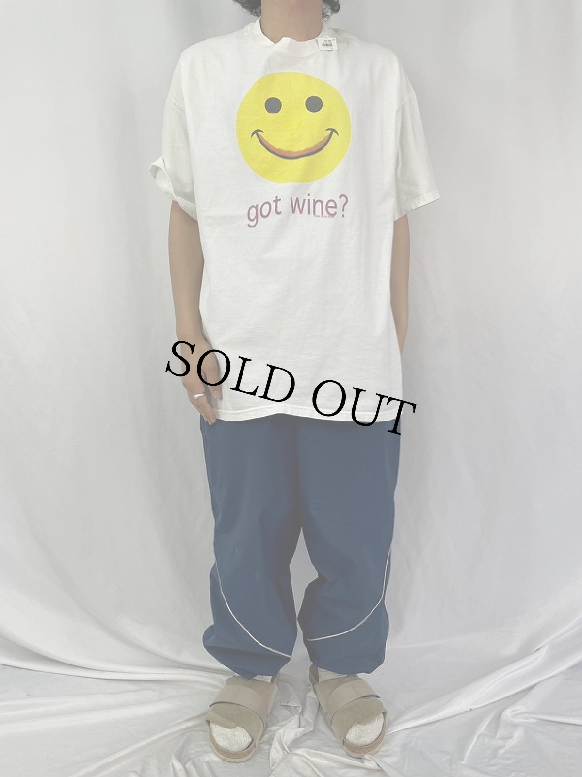 画像2: 90's Chris's Stuff "got wine?" スマイルプリント パロディTシャツ XL (2)