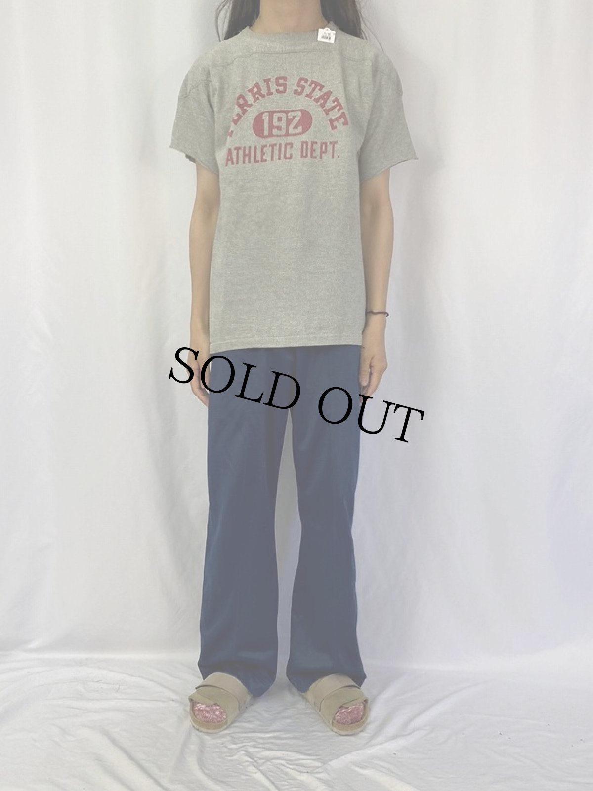 画像2: 50's〜 "FERRIS STATE ATHLETIC DEPT." カットオフ 染み込みプリント フットボールTシャツ (2)