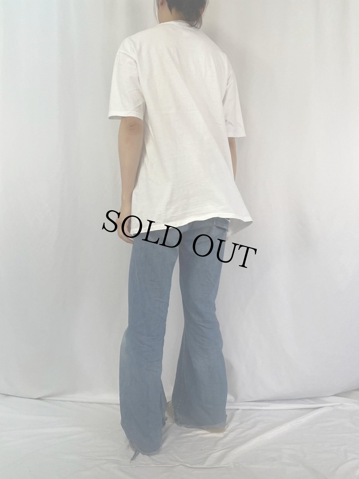 画像4: 90's Mike Scovel USA製 "Around this place, nobady plays with a full deck!" イラストプリントTシャツ XL (4)