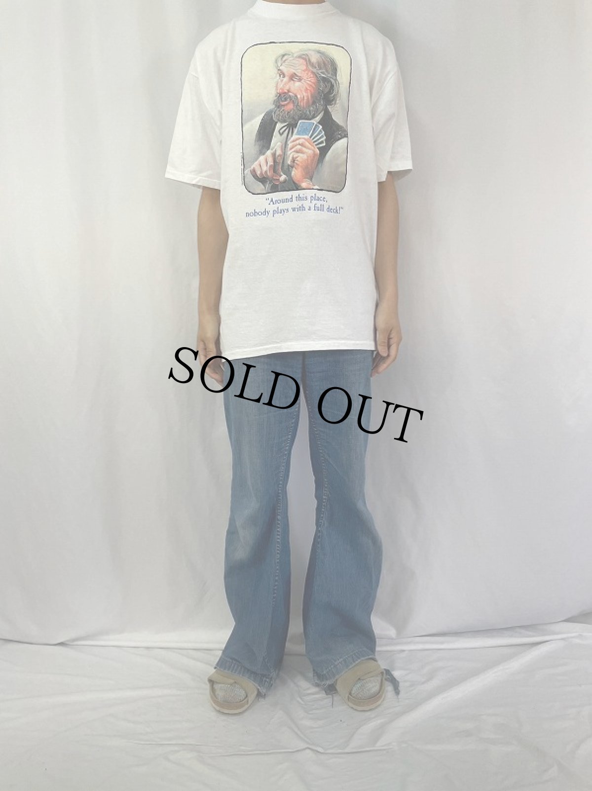 画像2: 90's Mike Scovel USA製 "Around this place, nobady plays with a full deck!" イラストプリントTシャツ XL (2)