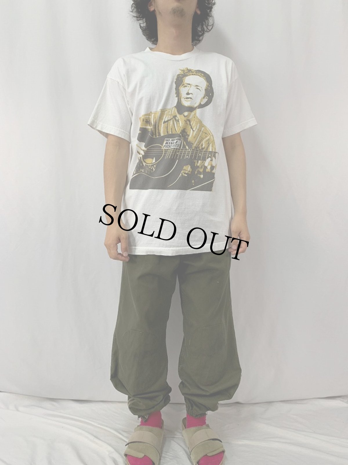 画像2: Woody Guthrie USA製 "THIS MACHINE KILLS FASCISTS" ミュージシャンプリントTシャツ L (2)