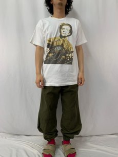 画像2: Woody Guthrie USA製 "THIS MACHINE KILLS FASCISTS" ミュージシャンプリントTシャツ L (2)