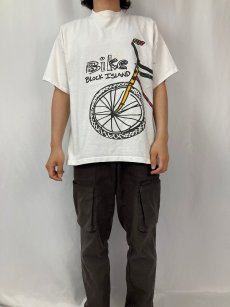 画像2: 90's GRAVITY GRAPHICS USA製 "Bike BLOCK ISLAND" 自転車プリントTシャツ XL (2)