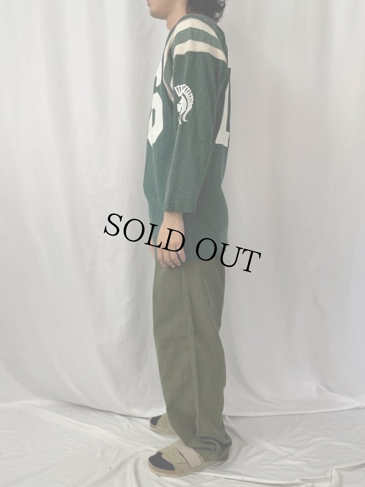 画像3: 70's Champion USA製 "16" エルボーパッチ付き ラバープリント フットボールTシャツ SIZE42 (3)