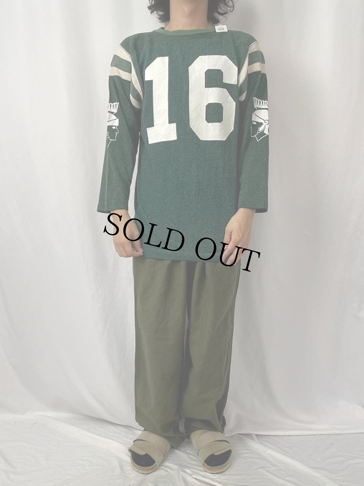 画像2: 70's Champion USA製 "16" エルボーパッチ付き ラバープリント フットボールTシャツ SIZE42 (2)