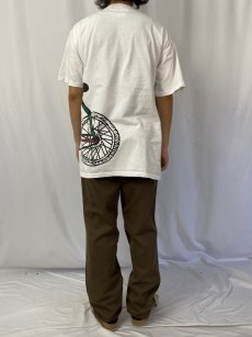 画像4: 90's GRAVITY GRAPHICS USA製 "Bike BLOCK ISLAND" 自転車プリントTシャツ L (4)