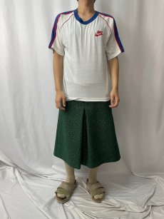 画像2: 70〜80's NIKE USA製 Vネック ロゴプリントTシャツ L (2)