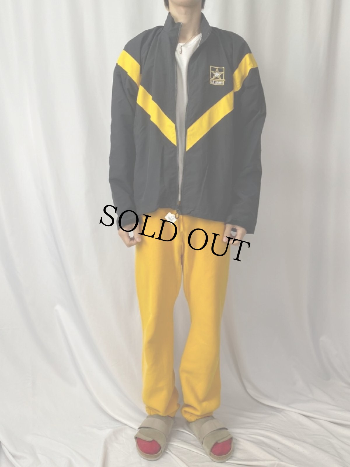 画像2: U.S.ARMY APFU ロゴ刺繍 トレーニングジャケット MEDIUM/REGULAR (2)