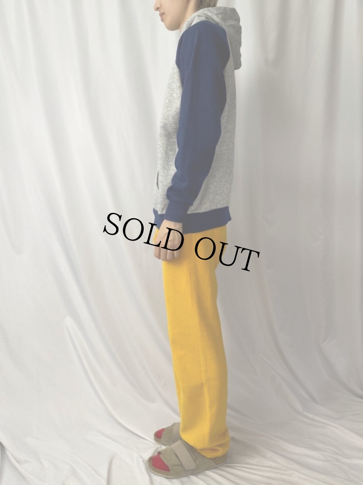 画像3: 80's Disney MICKEY MOUSE 2トーンカラー キャラクタープリント ラグランスウェットフーディー XL (3)