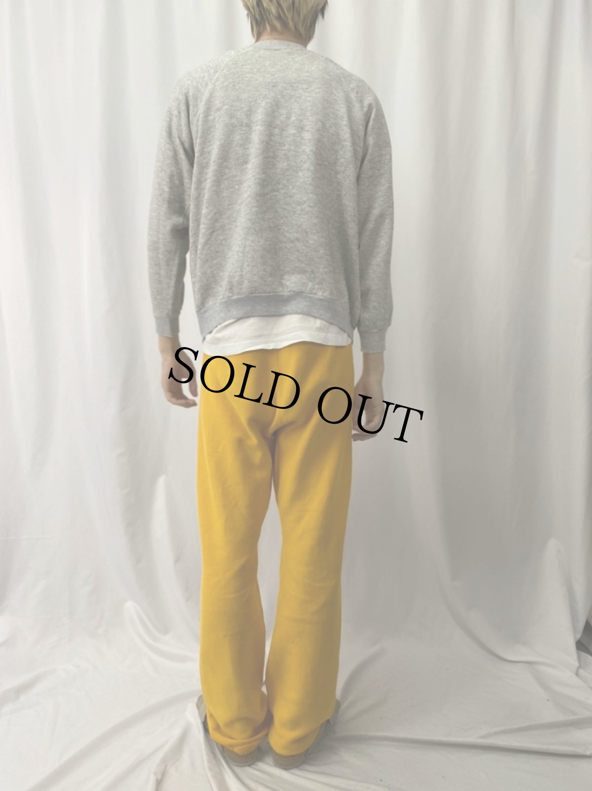 画像4: 80's Champion トリコタグ USA製 "NOTRE DAME" フロッキープリント ラグランスウェット XL (4)