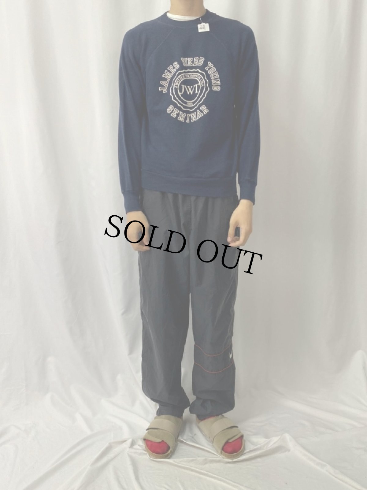 画像2: 70〜80's USA製 "JAMES WEBB YOUNG SEMINAR" プリントラグランスウェット L (2)