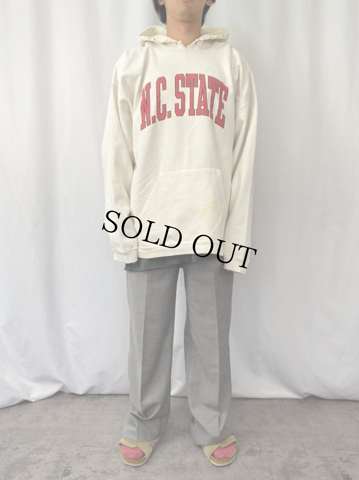 画像2: 90's USA製 "N.C. STATE" プリントスウェットフーディー XXL (2)