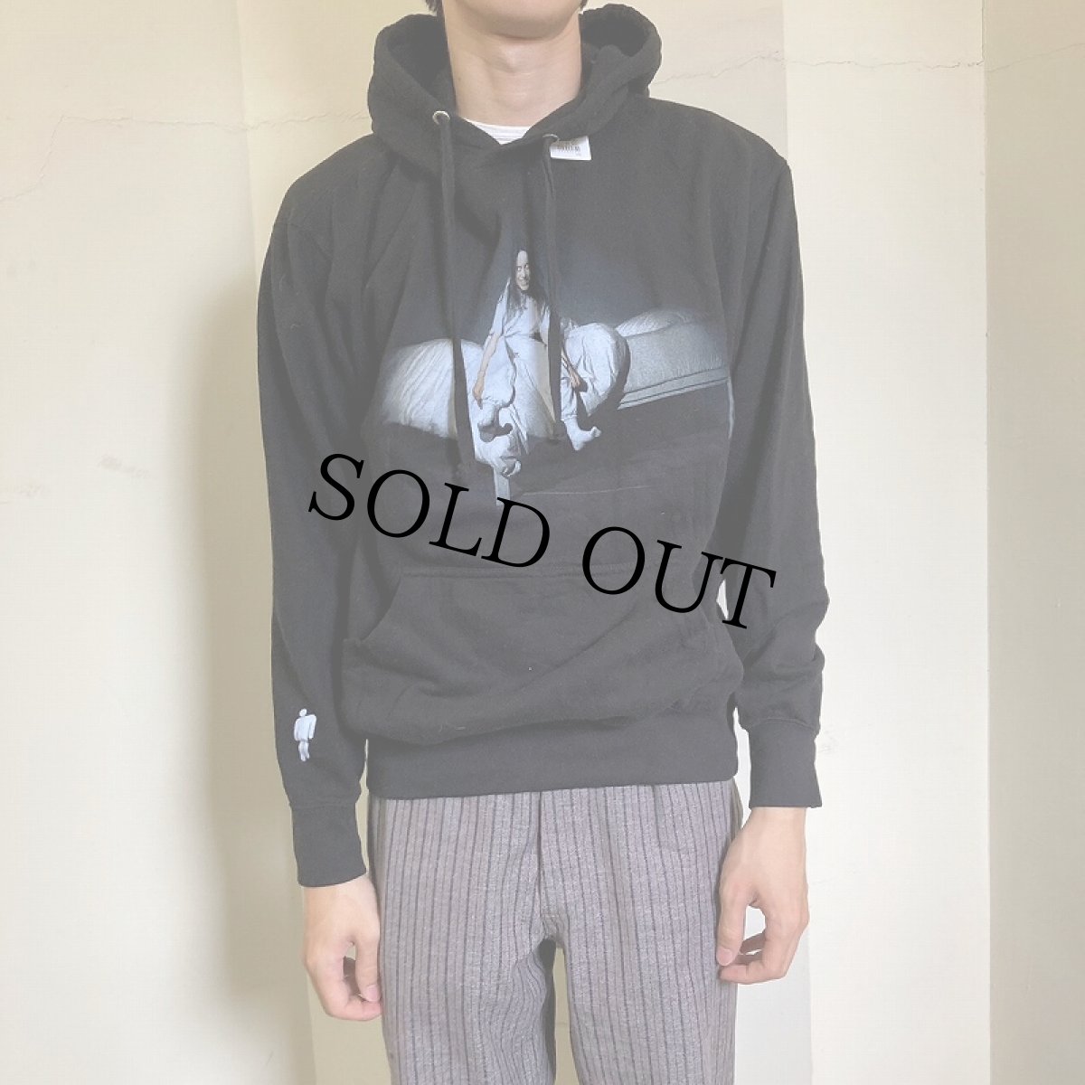 画像2: Billie Eilish "When We All Fall Asleep, Where Do We Go?" ミュージシャンフォトプリントスウェットフーディー M (2)