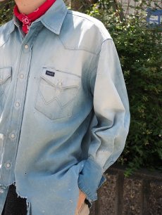 画像1: 90's Wrangler デニムウエスタンシャツ (1)