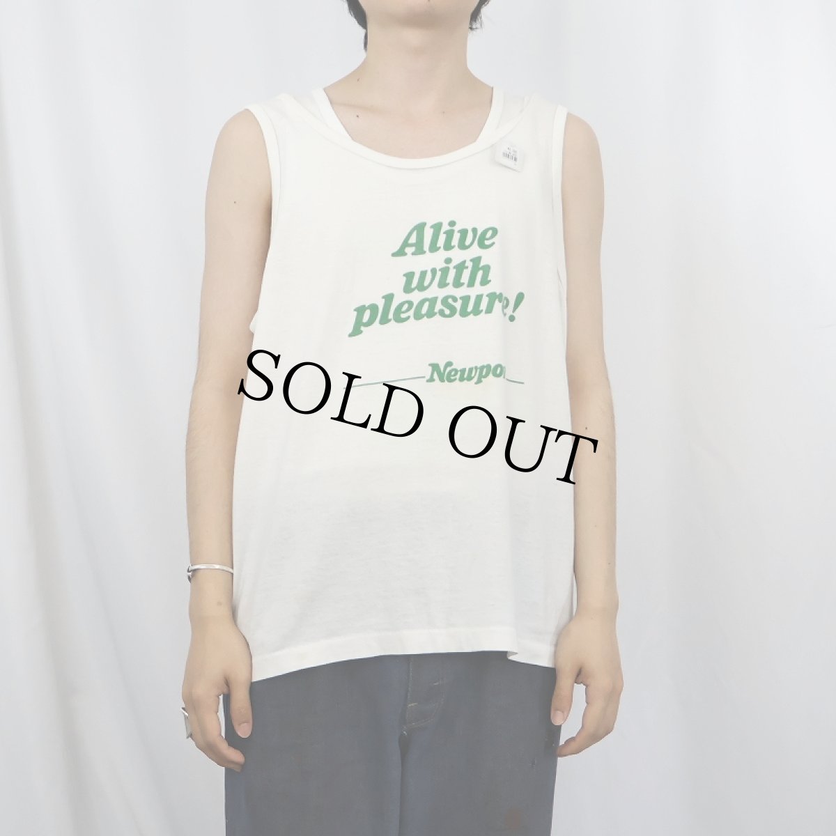 画像2: Newport "Alive with pleasure!" タバコ企業 プリントタンクトップ (2)