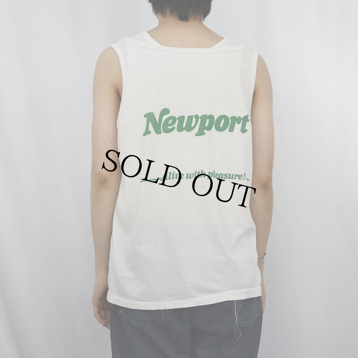画像3: Newport "Alive with pleasure!" タバコ企業 プリントタンクトップ (3)