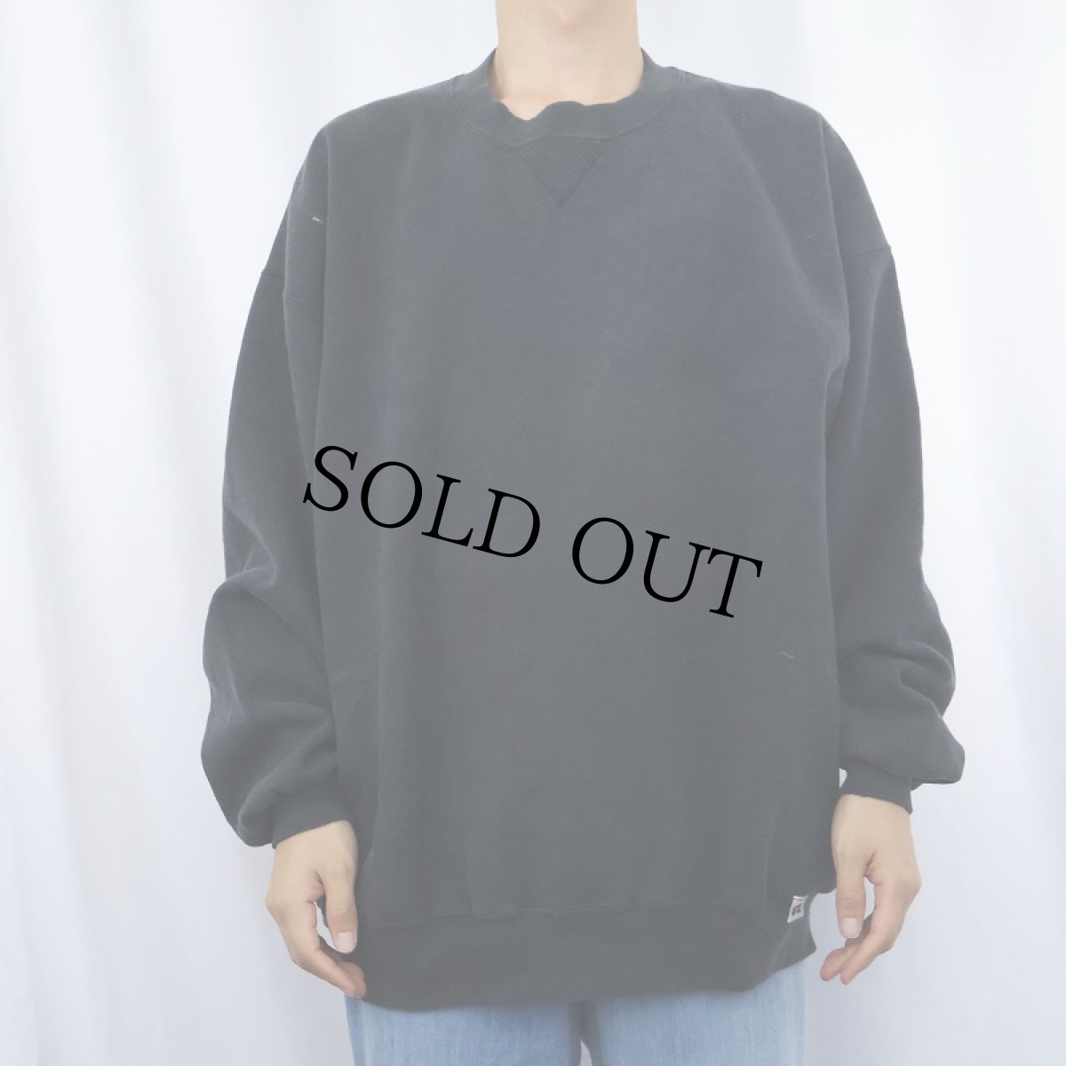 画像2: 90's RUSSELL ATHLETIC USA製 前V 無地スウェット BLACK XXL (2)