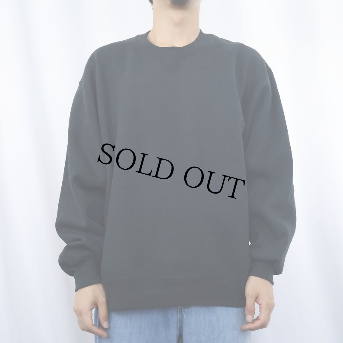 画像2: 90's RUSSELL ATHLETIC USA製 前V 無地スウェット BLACK L (2)