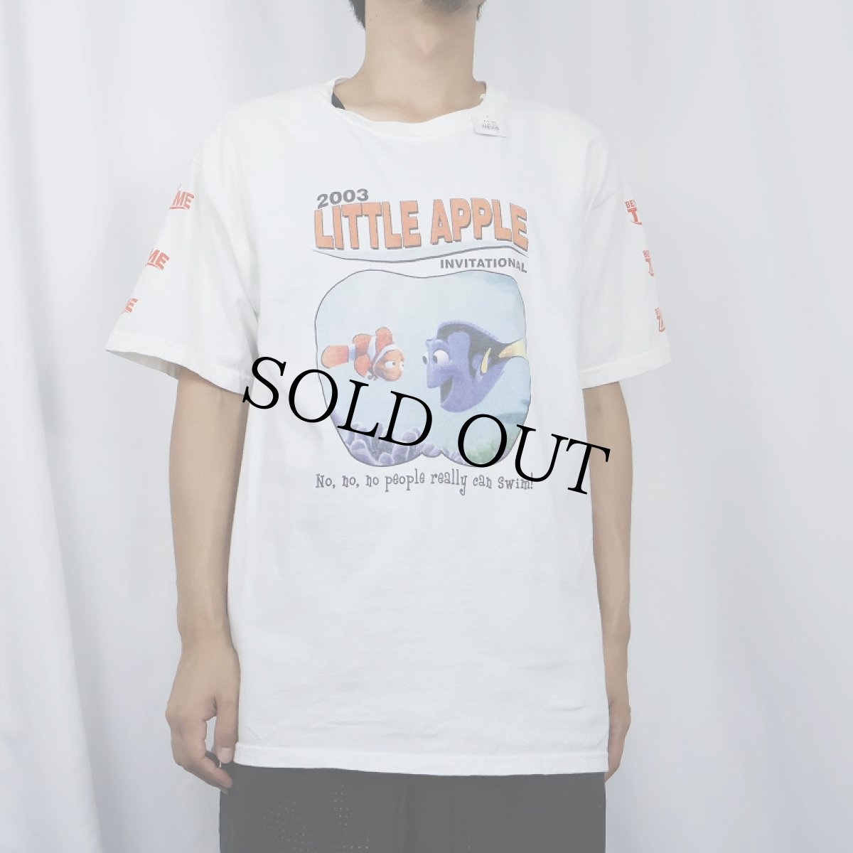 画像2: 2003 Finding Nemo"LITTLE APPLE" キャラクタープリントTシャツ L (2)