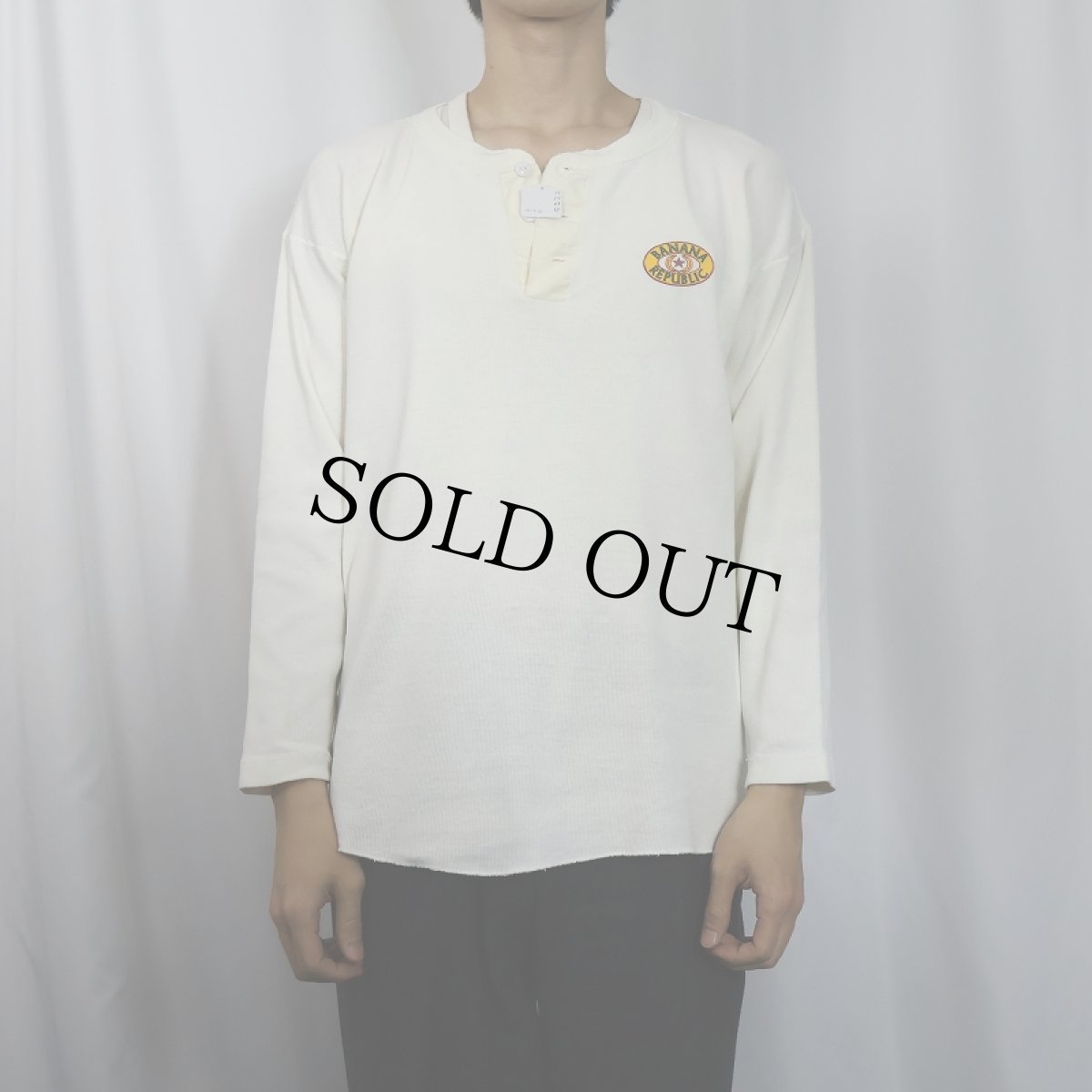 画像2: 80's BANANA REPUBLIC USA製 猫目ボタン ヘンリーネックアンダーシャツ L (2)