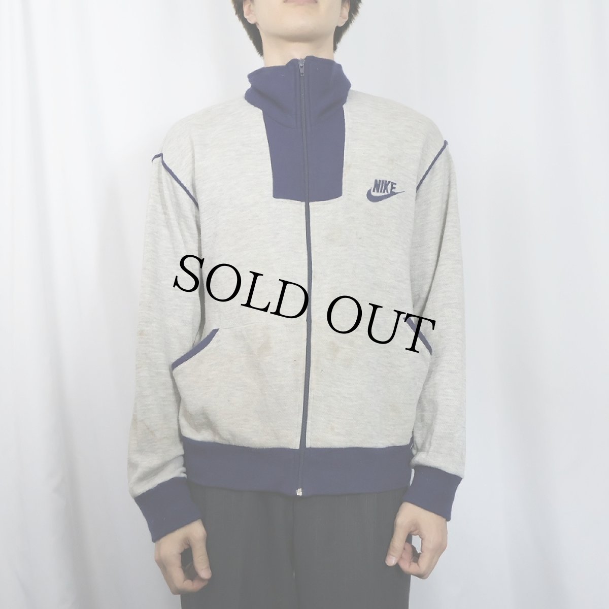 画像2: 70's NIKE TAIWAN製 オレンジタグ ロゴ刺繍 スウェットジップジャケット L (2)