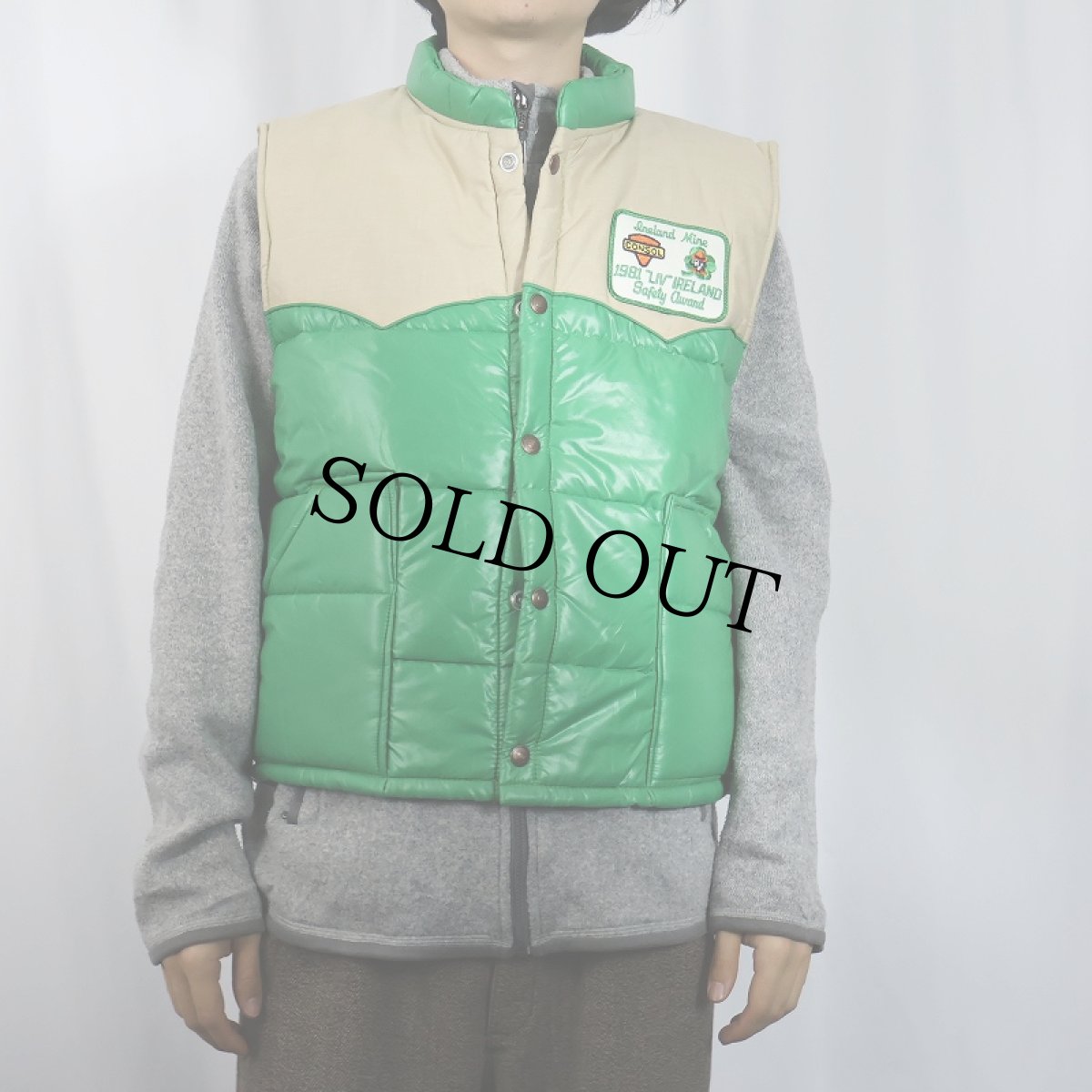 画像2: 70〜80's Swingster USA製 パッチ付き 中綿入り ウエスタンナイロンベスト L (2)