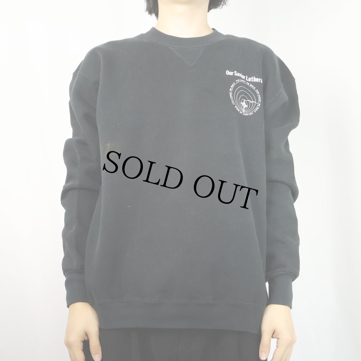 画像2: 80's RUSSELL ATHLETIC USA製 "Our Savior Lutheran" 前V 協会プリントスウェット BLACK XL (2)