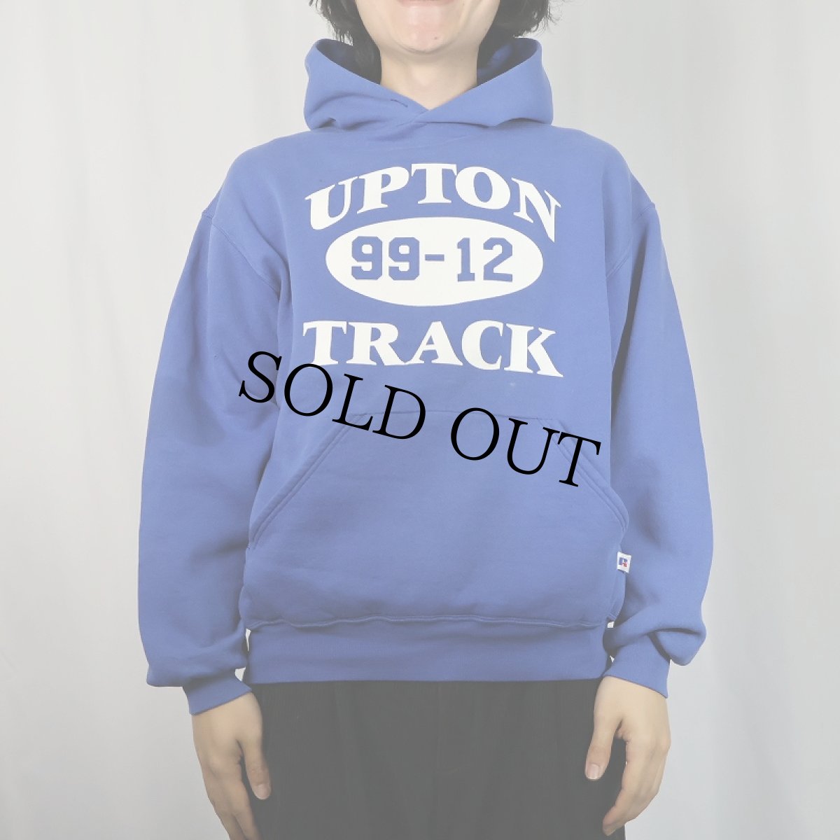 画像2: 90's RUSSELL ATHLETIC USA製 "UPTON 99-12 TRACK" プリントスウェットフーディー M (2)