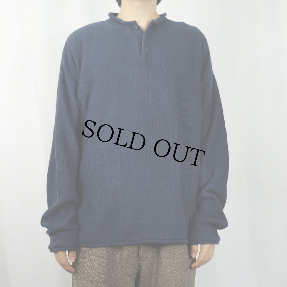 画像2: Old College Inn 猫目ボタン ハーフボタン ラミー×コットンニットセーター NAVY L (2)