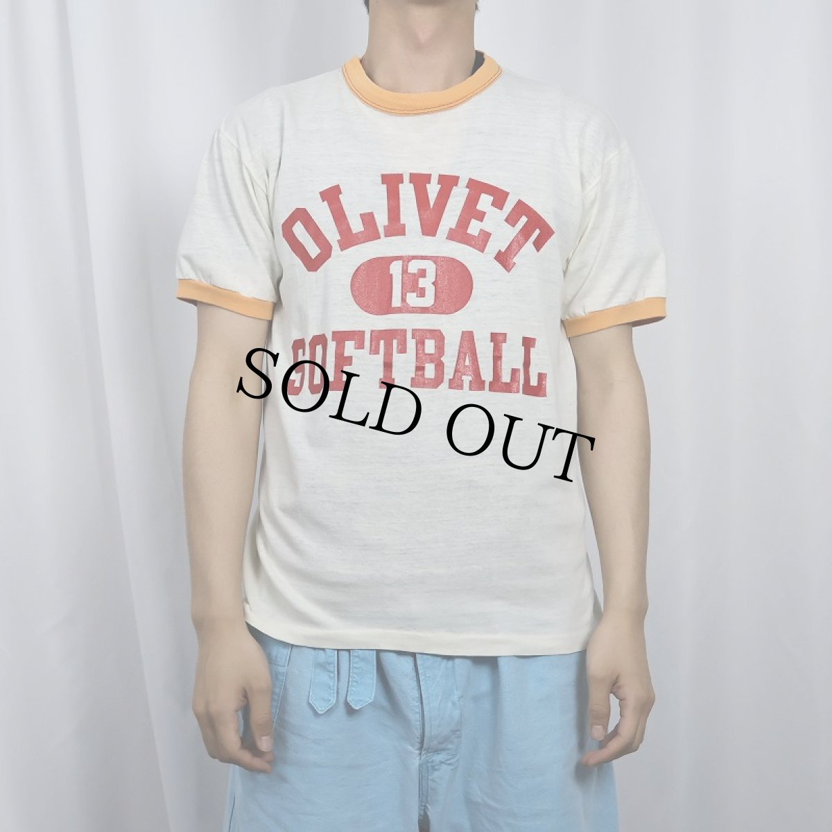 画像2: 70's Champion USA製 "OLIVET SOFTBALL" プリントリンガーTシャツ (2)