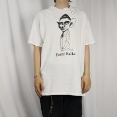 画像2: LARGELY LITERARY "Franz Kafka" 小説家 イラストプリントTシャツ (2)