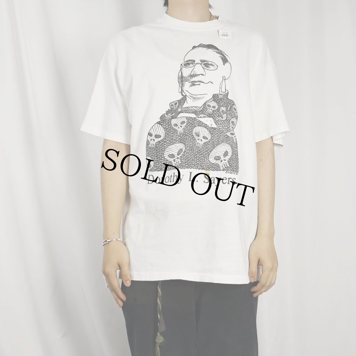 画像2: 90's USA製 LARGELY LITERARY "Dorothy.L.Sayers" 作家 イラストプリントTシャツ L (2)