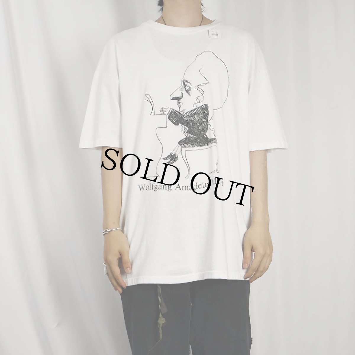 画像2: 90's LARGELY LITERARY USA製 "Wolfgang Amadeus Mozart" 音楽家 イラストプリントTシャツ XL (2)