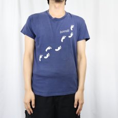 画像2: 70's USA製 "hawaii" 足跡プリントTシャツ NAVY L (2)