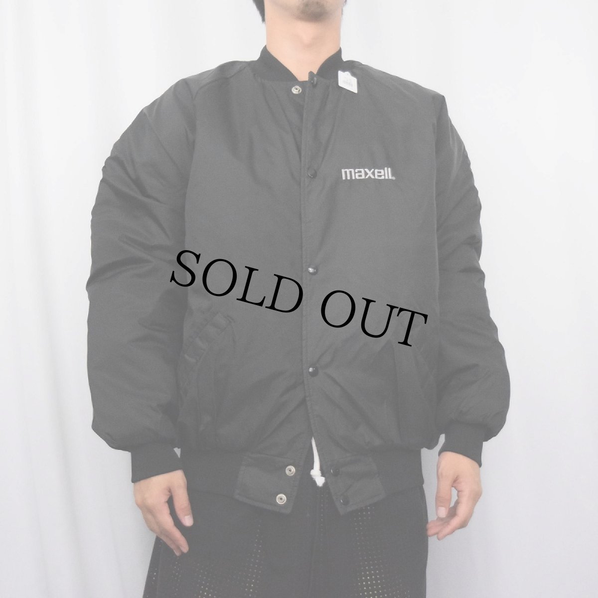 画像2: 〜90's Line one CANADA製 "MAXELL" 企業ロゴ刺繍入り キルティングライナー ナイロンスタジャン BLACK L (2)