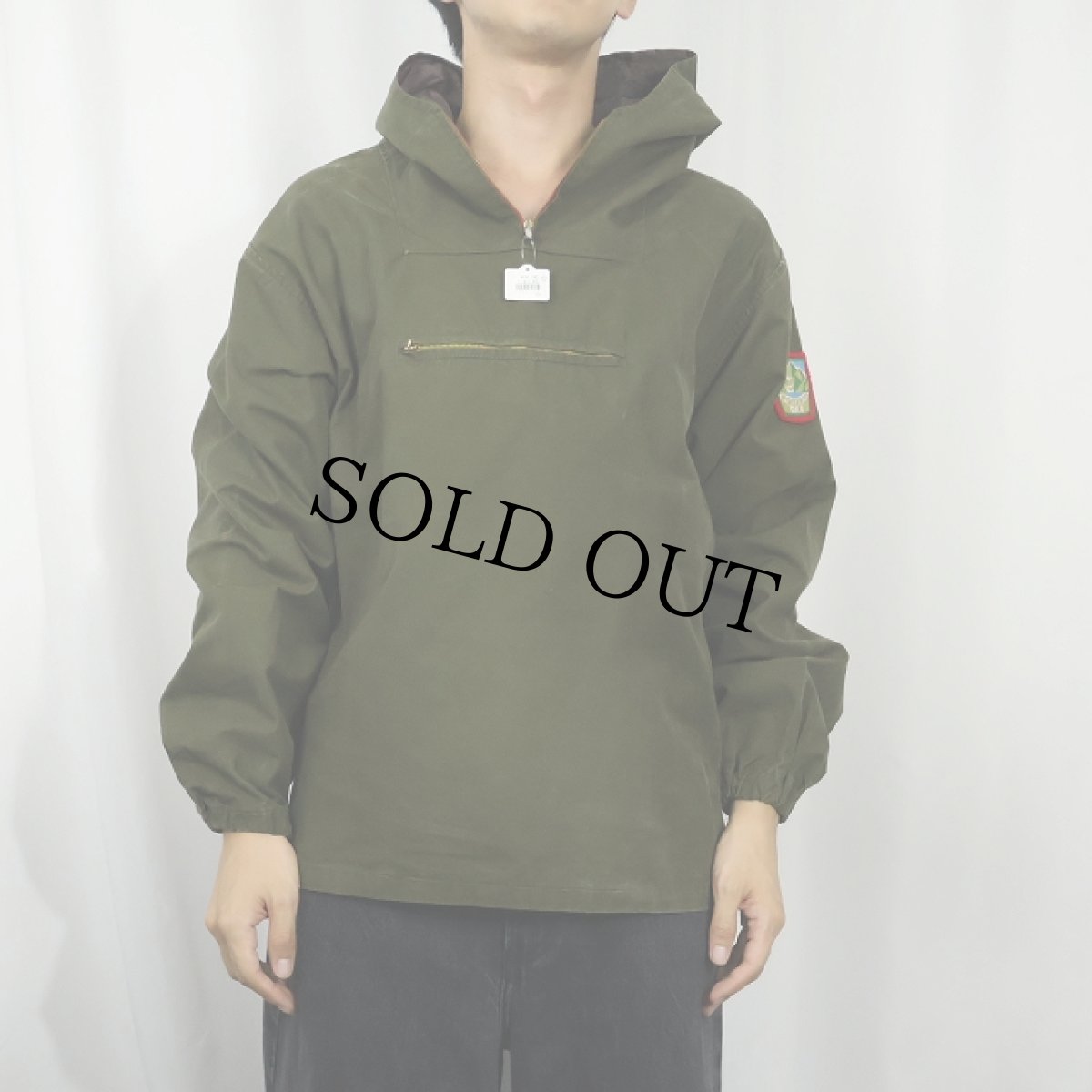 画像2: 60's〜 ワッペン付き ハーフジップ コットンアノラックパーカー (2)