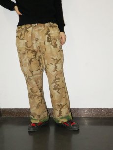 画像2: 〜80's カモ柄 リバーシブル コットンカーゴパンツ W37 (2)