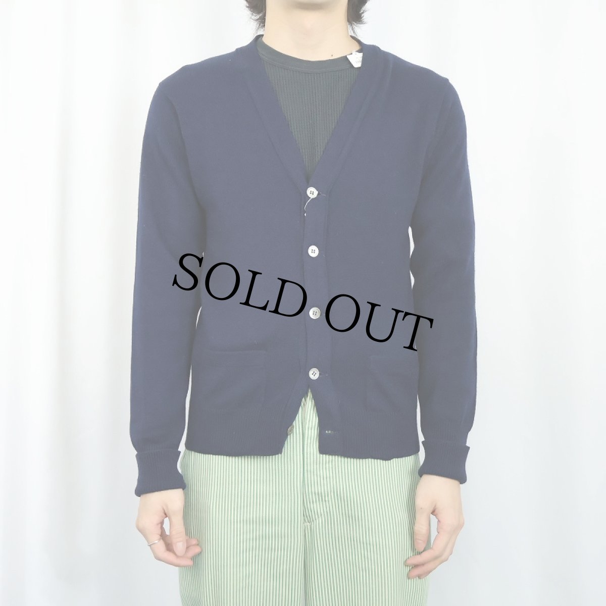 画像2: 【SALE】 60〜70's SAKS FIFTH AVENUE カシミアニットカーディガン NAVY SIZE38 (2)