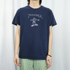 画像2: THRASHER "GONZ" イラストプリントTシャツ NAVY L (2)