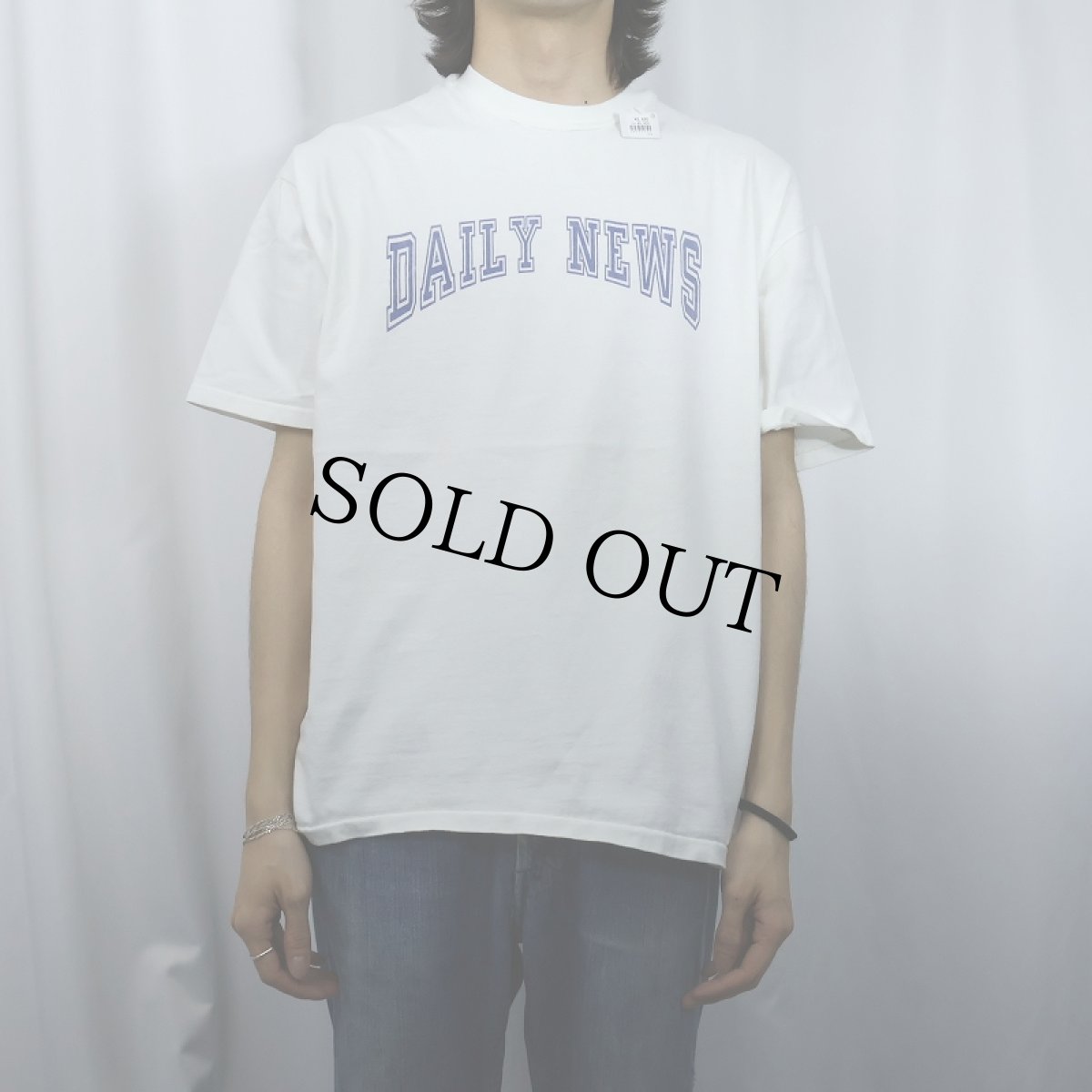 画像2: 90's USA製 "DAILY NEWS" プリントTシャツ XL (2)